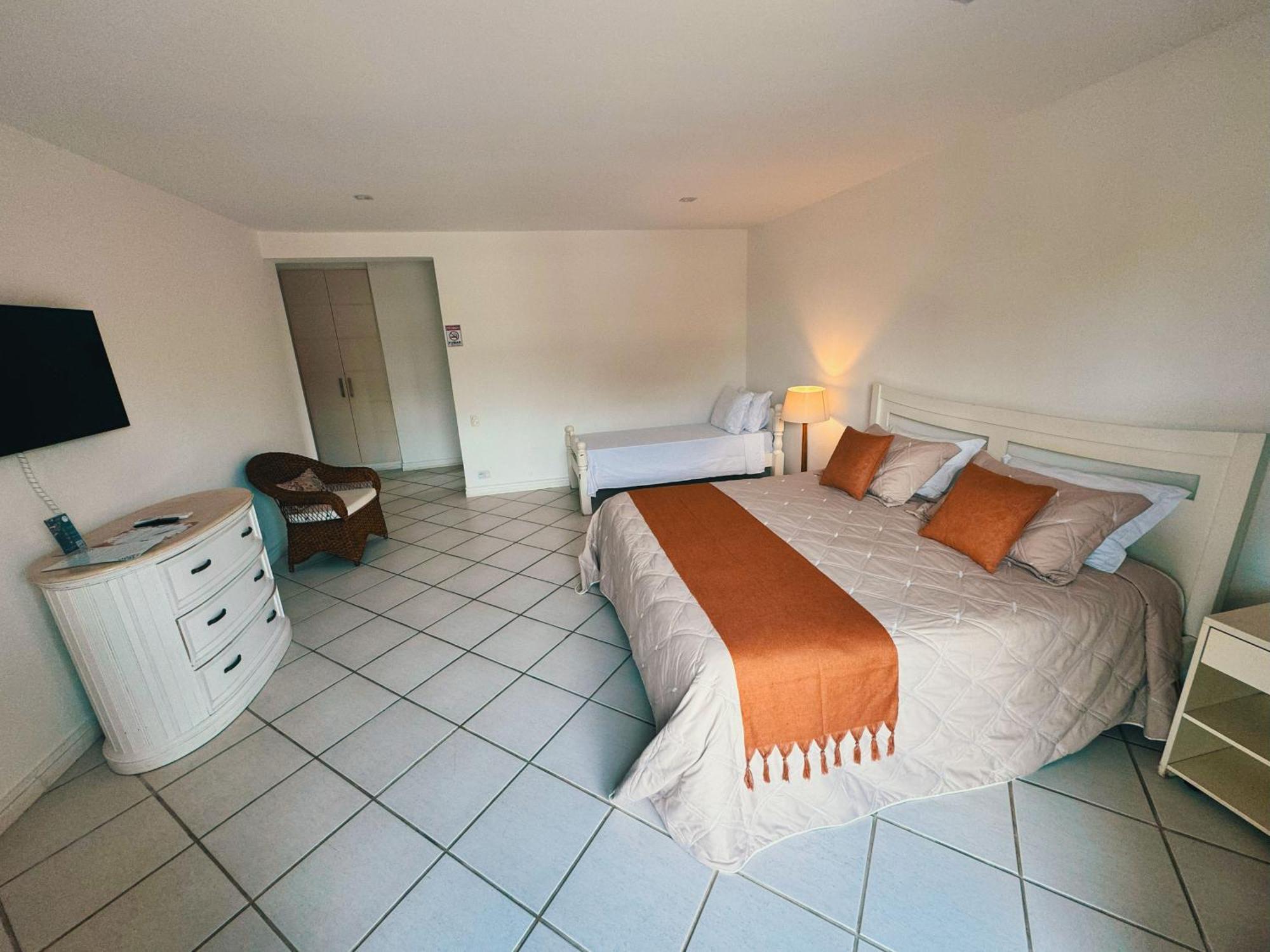 Luna Hotel Boutique - Frente A Praia Гуаружа Екстериор снимка